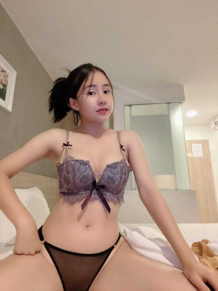 ภาพหลุดสาวอวดหอยหีสด-2